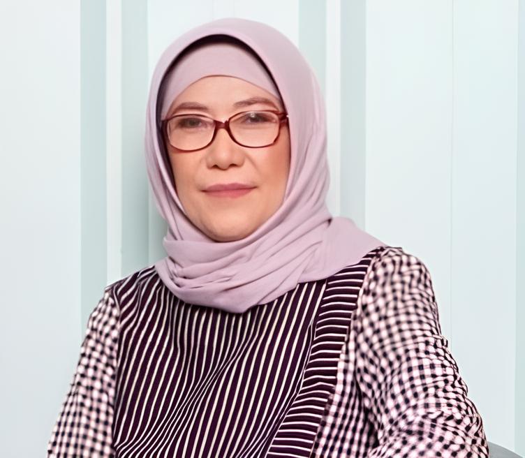 RUSSY IDROES, S.KOM. M.M.